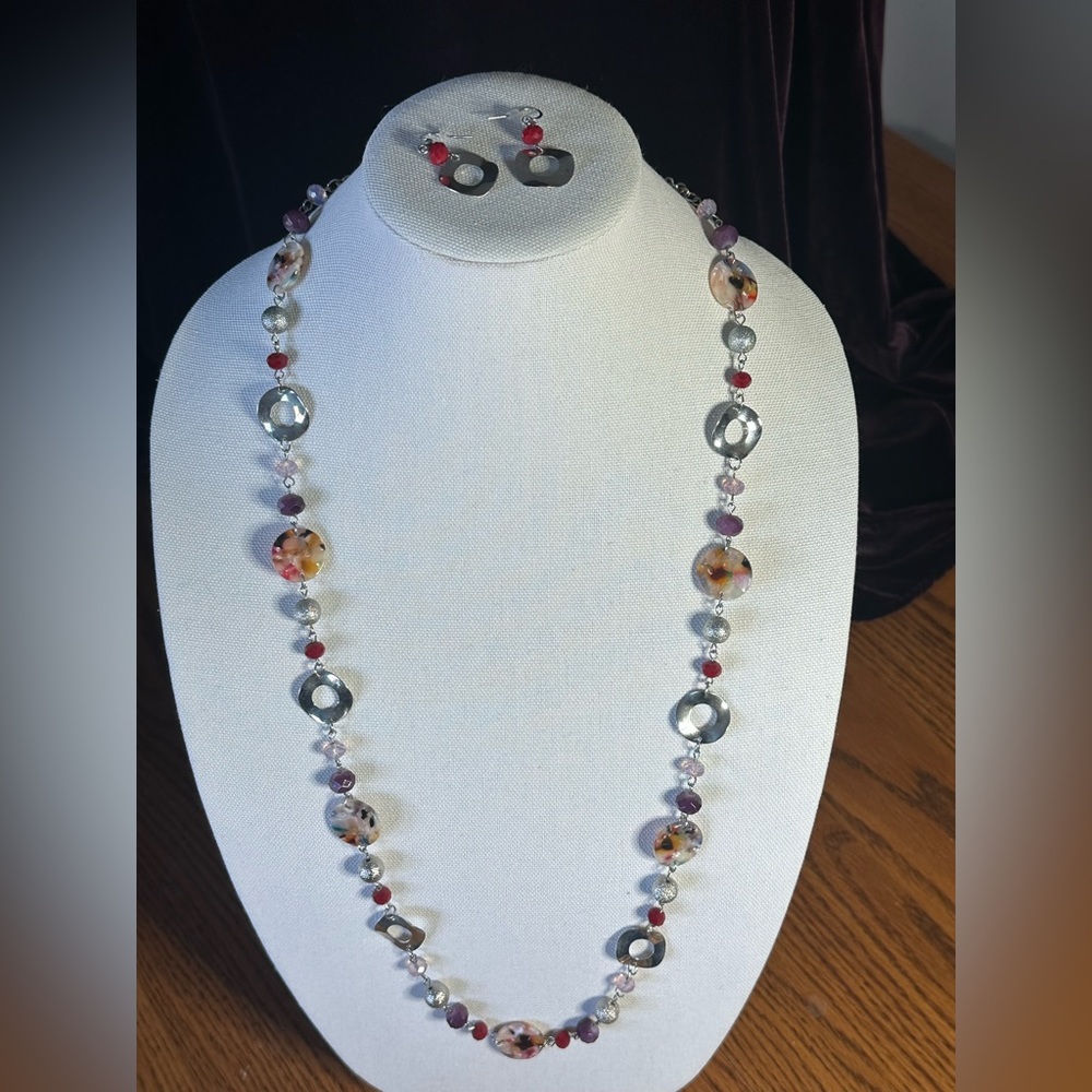 Necklace and earrings set